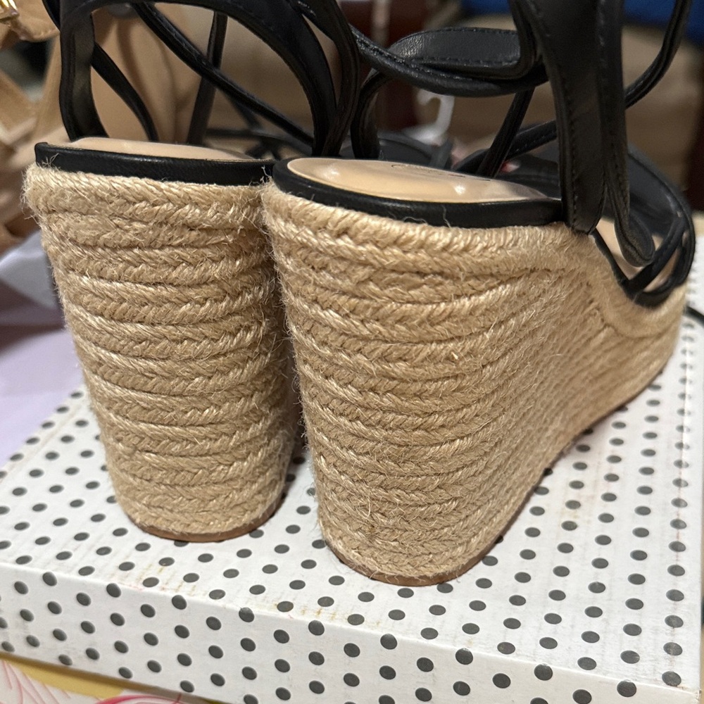 Bundle of shoes - Picture 11 of 11